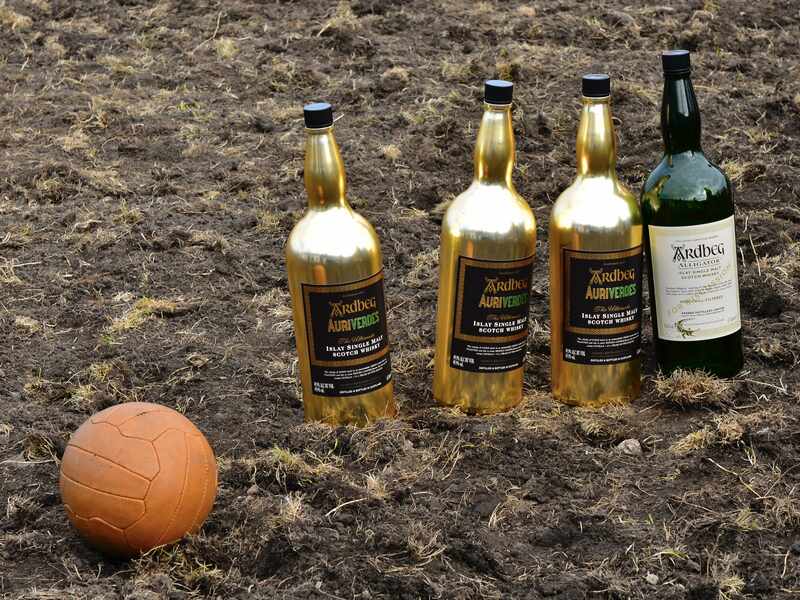 Ardbeg Flaschen mit Fussball