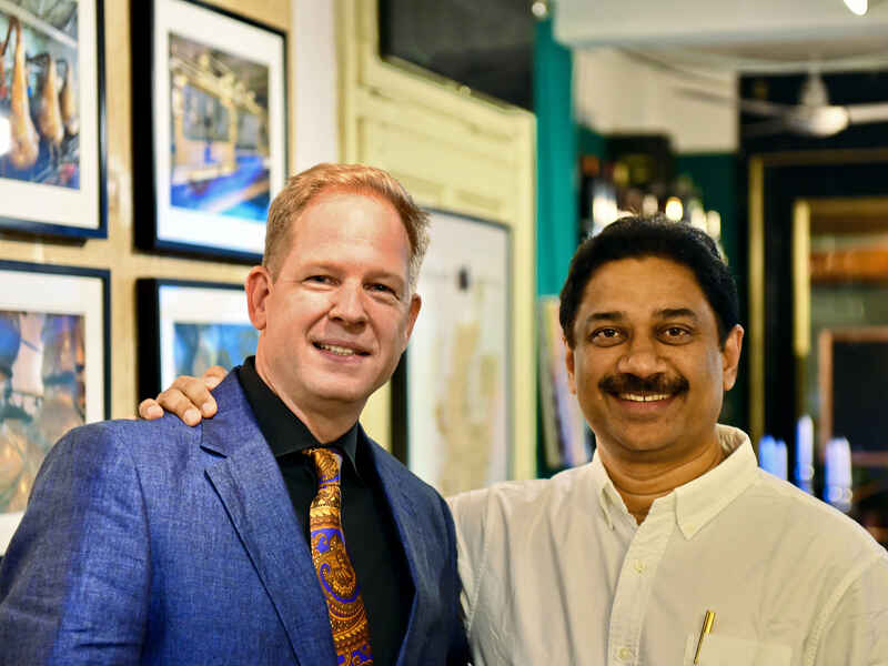 Paul John mit Gregor im Tastingraum